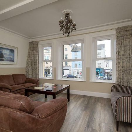 فندق The Square Townhouse فيرموي المظهر الخارجي الصورة